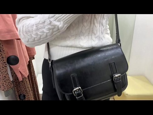 ❤️ Offentlig onani af ung kælling FeralBerry med en dildo i prøverummet ❤ Porn video at da.cbddeluxe.top ❌