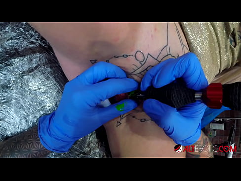 ❤️ Ekstremt tatoveret hottie Sully Savage fik en tatovering på sin klitoris ❤ Porn video at da.cbddeluxe.top ❌
